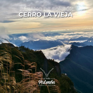 Amanecer en el Cerro La Vieja, Páramo de Sonsón, con vista panorámica de las montañas